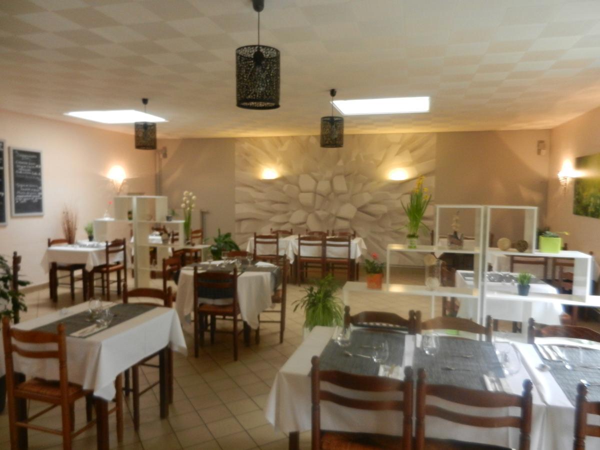 Hôtel L'Arvor à Guer Extérieur photo