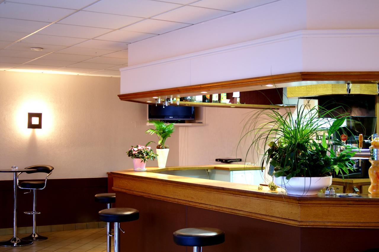 Hôtel L'Arvor à Guer Extérieur photo