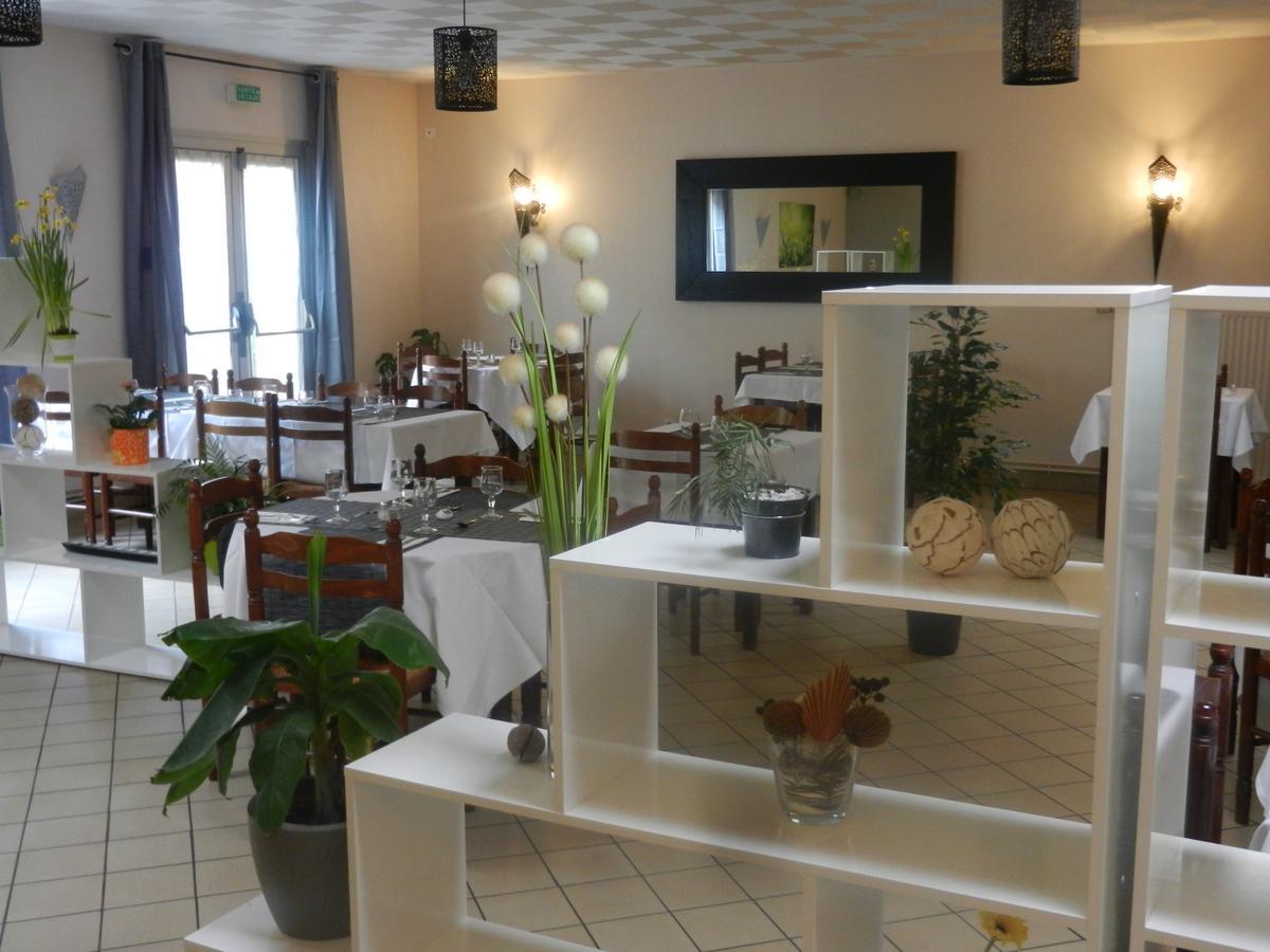 Hôtel L'Arvor à Guer Extérieur photo