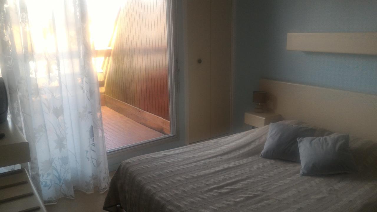 Hôtel L'Arvor à Guer Extérieur photo