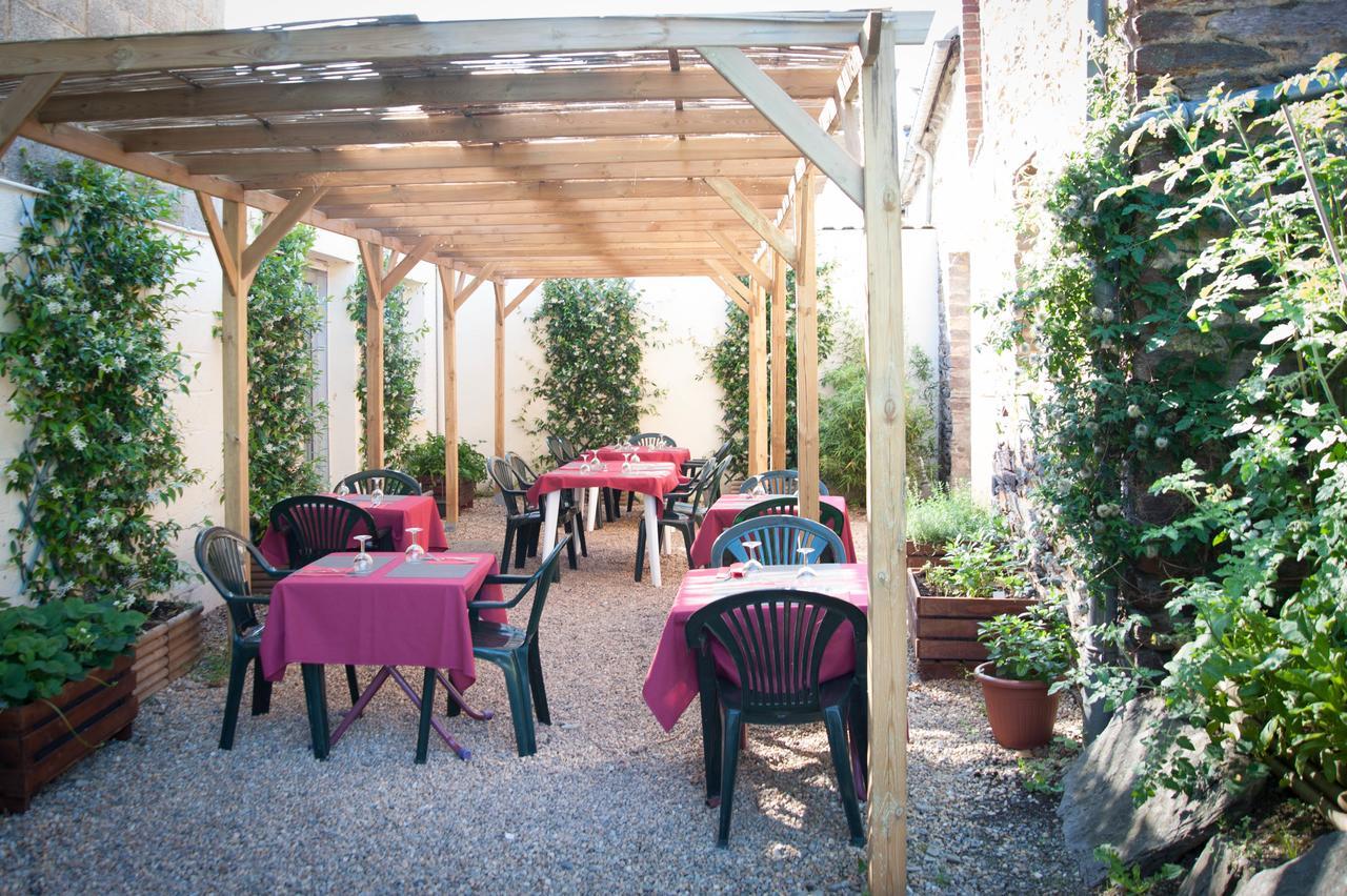 Hôtel L'Arvor à Guer Extérieur photo